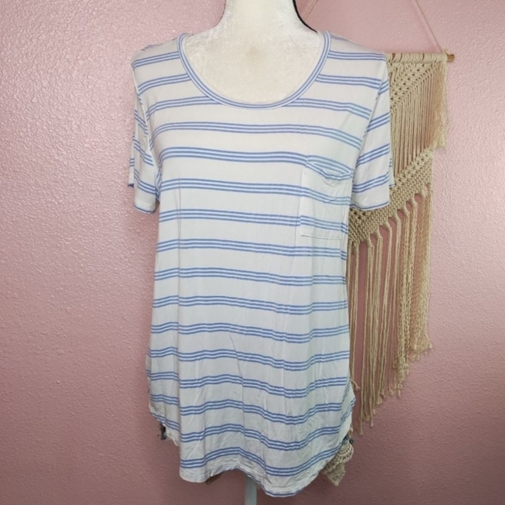 Market & Spruce | Striped Blue and White Top Tee Women's Medium M Scoop Neck EUC
